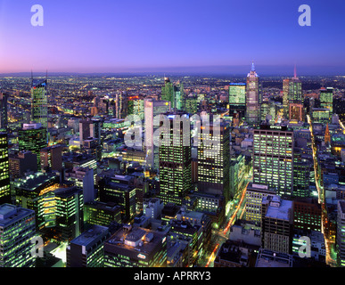 CBD de Melbourne de nuit depuis au-dessus de Victoria en Australie Banque D'Images