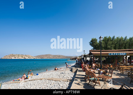 Café-bar en bord de mer, près de Plaka, Elounda Lasithi, Province, Côte Nord, Crète, Grèce Banque D'Images