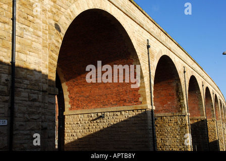 Viaduc Ferroviaire Mansfield 15 arches. Banque D'Images