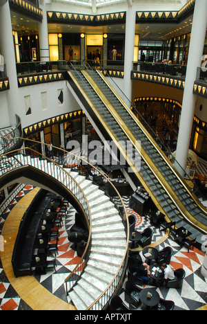 Cour intérieure du centre commercial Quartier 206 Allemagne Berlin Friedrichstrasse Banque D'Images