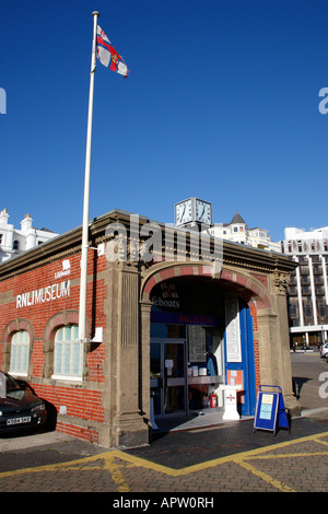 Eastbourne lifeboat musée de la RNLI sur King Edwards Parade Eastbourne East Sussex England uk Banque D'Images