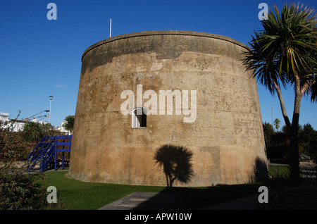 Le numéro 73 de la tour souhaite un petit fort défensif martello sur King Edwards Parade Eastbourne East Sussex England uk Banque D'Images