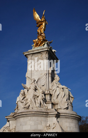 Victoria Memorial construit par le sculpteur sir Thomas Brock 1911 un bâtiment classé grade 1 London England uk Banque D'Images