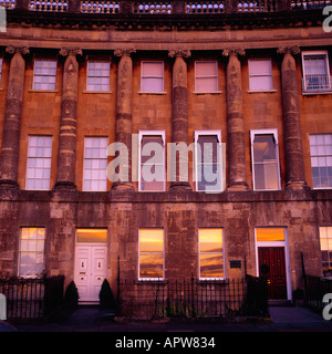 Façade de Royal Crescent Bath en Angleterre Somerset lumière du soir Banque D'Images