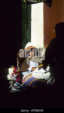 Les adolescentes de la rue-hawker à Potosi, Bolivie. Banque D'Images