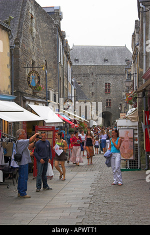 Guérande, vue vers le 15e siècle porte St Michel, Bretagne, France Banque D'Images