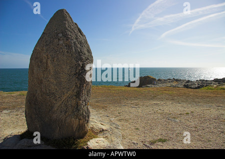 Menhir de la pierre longue, la Côte Sauvage au Croisic, Bretagne, France Banque D'Images