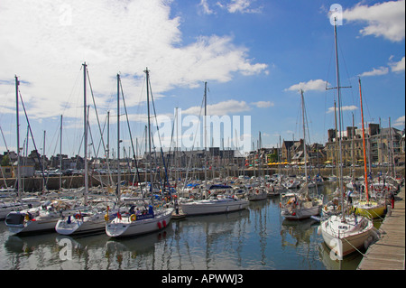 La marina à Paimpol, Côtes d'Armor, Bretagne, France Banque D'Images