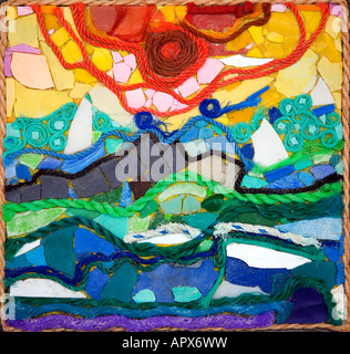 Coucher du soleil une image faite à partir d'un collage de morceaux de corde et plastique recueillies par des débris rejetés sur la plage Banque D'Images