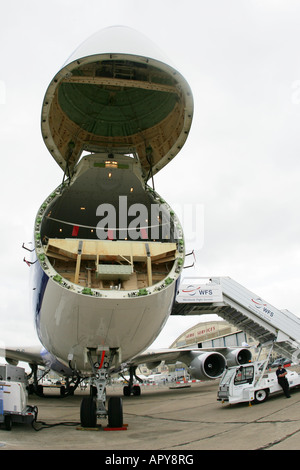 Boeing 747 close up avec fisheye avec Cargo porte ouverte Banque D'Images