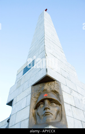 La Seconde Guerre mondiale mémorial soviétique 2 dans le village de Lysogorskaya dans le nord du Caucase du sud-ouest de la Russie Banque D'Images