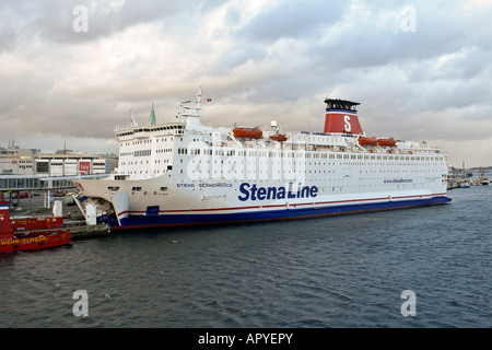 L'Gothenburg-Kiel Stena Line ferry Stena Scandinavica dans port de Kiel en Allemagne Banque D'Images