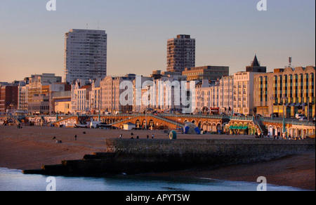 Front de mer de Brighton vue de Brighton Palace Pier. Photo par Jim Holden. Banque D'Images