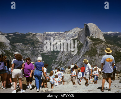 Profitez du tourisme vue de la demi-dôme vu de glacier point, Yosemite np, California, USA
