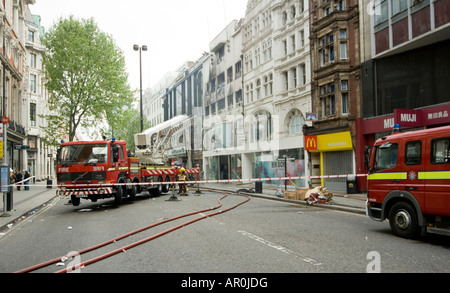 London Fire Service assistant à un incident dans Oxford Street London England Banque D'Images