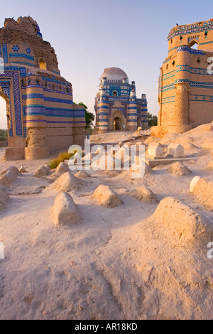 Les ruines splendides de la XV e siècle mausolée de Bibi Jawindi au coucher du soleil Uch Sharif Pakistan Banque D'Images