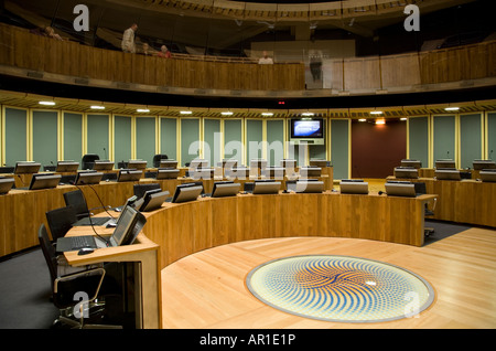 Intérieur de l'hémicycle dans le Senedd bâtiment de l'Assemblée galloise Banque D'Images