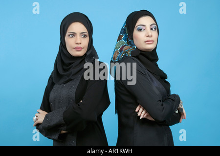 Deux femmes arabes en colère les uns avec les autres Banque D'Images