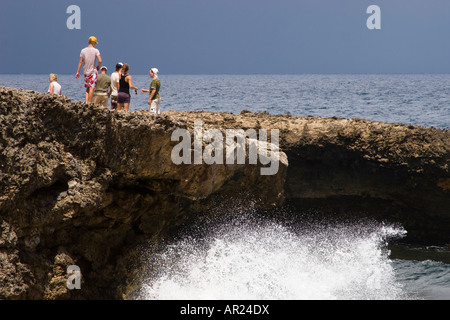 Les visiteurs bénéficiant d'Wandomi dans Shete Boka Boka National Park Curacao Banque D'Images