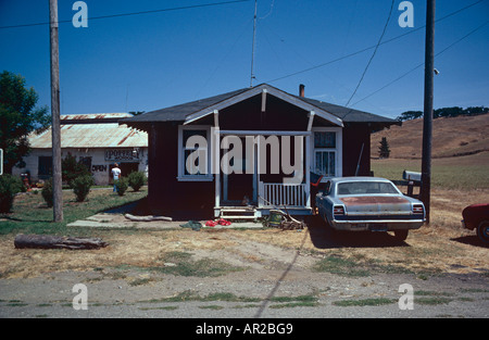 Maison et voiture dans la ville de Harmony California USA Amérique latine Banque D'Images