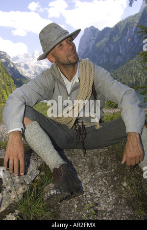 Alpiniste historique avec corde ayant un reste, l'Autriche, l'Gosautal, Alpes Banque D'Images