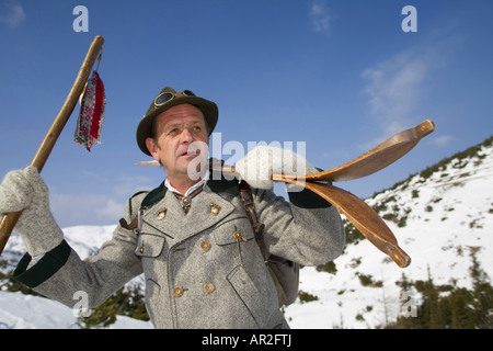 Skieur dans les vêtements à l'ancienne Banque D'Images