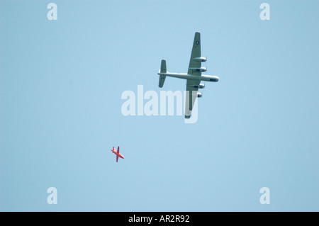 B 29 20 pied d'envergure avec Bell X 1 missile sur Warbird voler dans pour les modèles en Géorgie AUX ETATS UNIS Amérique pour les amateurs du vol Banque D'Images