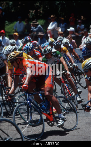 Concurrence en 2004 Tour Down Under cycliste à Adélaïde en Australie Banque D'Images