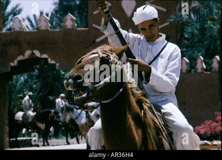 Cavalier berbère, Atlas, Maroc Afrique du Nord Banque D'Images