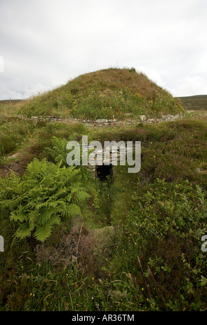 Le Taversoe Tuick chambré néolithique cairn près de Orkney Ecosse Trumland Rousay UK Banque D'Images