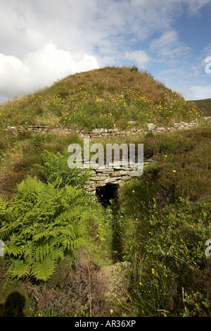 Le Taversoe Tuick chambré néolithique cairn près de Orkney Ecosse Trumland Rousay UK Banque D'Images