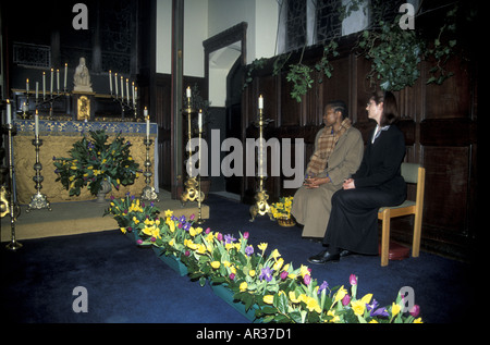 Le jeudi de Pâques Vigil Maundy commémore le lavage des pieds et la dernière Cène de Jésus-Christ avec les Apôtres. Banque D'Images