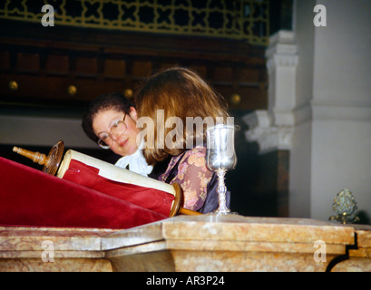 Synagogue de Londres Ouest Angleterre pratique Batmitzvah Banque D'Images