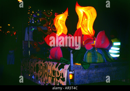 Wembley Londres Angleterre Diwali des bougies sur carton Parade Float Banque D'Images