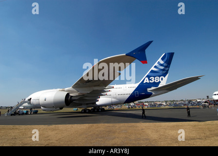 Airbus A380-800 vue latérale Farnborough Air Show 2006 Banque D'Images