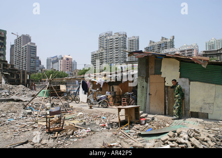 Les travailleurs migrants vivant dans la démolition, trimestre, Shanghai Hongkou Banque D'Images