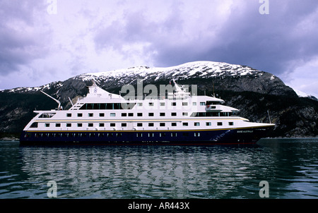 MV Mare Australis en fjords chiliens en Amérique du Sud Banque D'Images