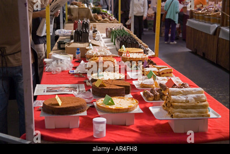 Marché de Spitalfields en décrochage gâteau Banque D'Images