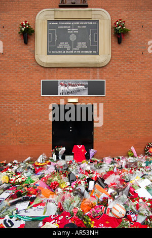 50e anniversaire hommage à la Munich Air Crash au sol du Manchester United Banque D'Images