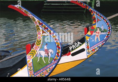 Jolis détails de Moliceiro boats à la lagune d'Aveiro, Aveiro, Portugal Banque D'Images