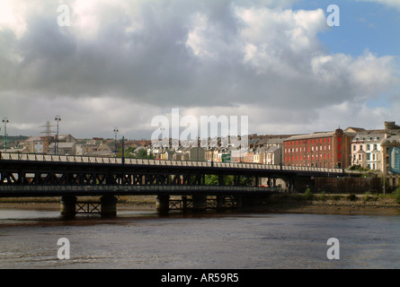 L'Ards pont traverse la rivière Foyle à Londonderry Derry en Irlande du Nord Banque D'Images
