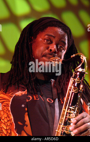 Musicien de jazz Courtney Pine effectuant au saxophone à Cheltenham Jazz Festival Banque D'Images