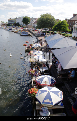 L'Ange sur le pont Pub Henley on Thames Banque D'Images