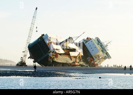 Opération de sauvetage à la masse sur Riverdance ferry Banque D'Images