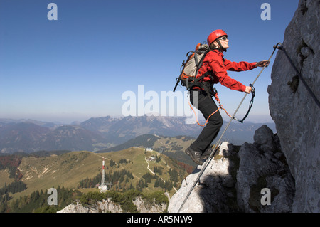 Femme climber sur Dachstein, Autriche Banque D'Images