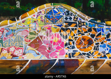 Banc de parc en Gueell Parc de l'architecte Antonio Gaudi, Barcelone, Catalogne, Espagne Banque D'Images