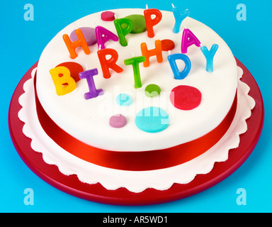 GÂTEAU D’ANNIVERSAIRE Banque D'Images