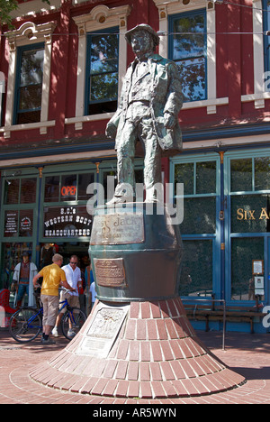 Statue commémorant John "Gassy Jack" Deighton dans Gastown, Vancouver, Canada Banque D'Images