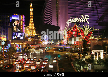 Ballys, Paris & réflexion fenêtre de Flamingo, Las Vegas, Nevada, USA Banque D'Images