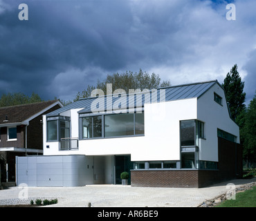 Maison moderne avec piscine, sous-sol de Hampstead. De l'extérieur. Architecte : Belsize Architectes Banque D'Images